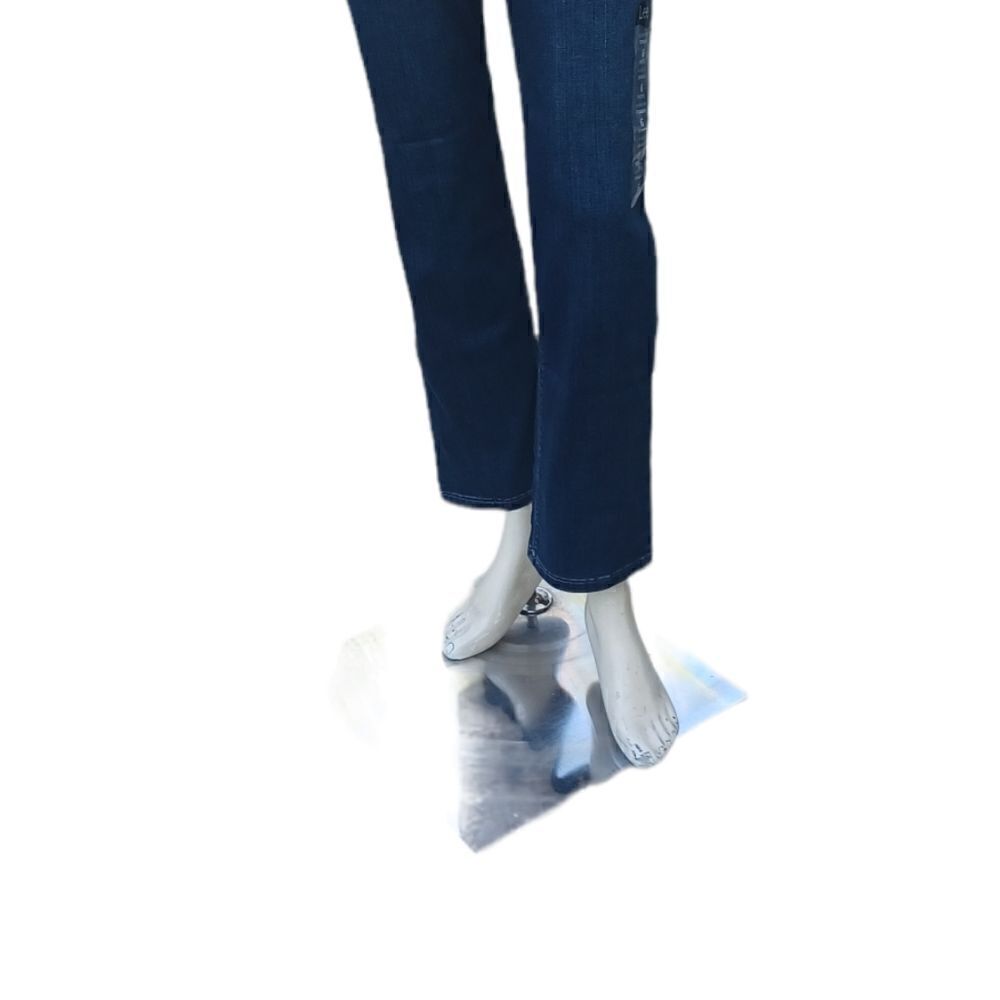 534328....Lee Classic Straight leg Jeans Size 6P, W27" 27 1/2"Inseam 9 1/2" Rise