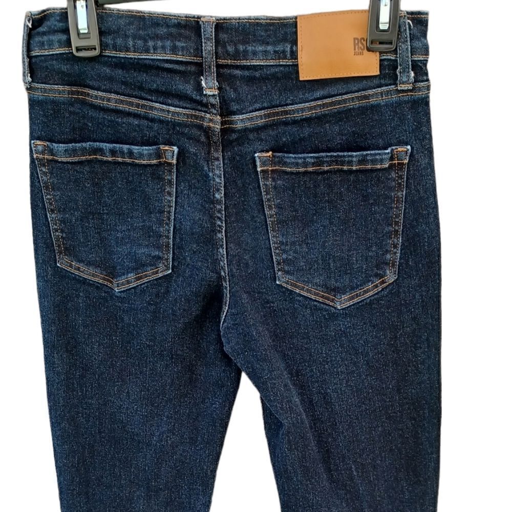 637037....Men's RSQ Slim Straight Jeans Size 29X32, 9"Rise