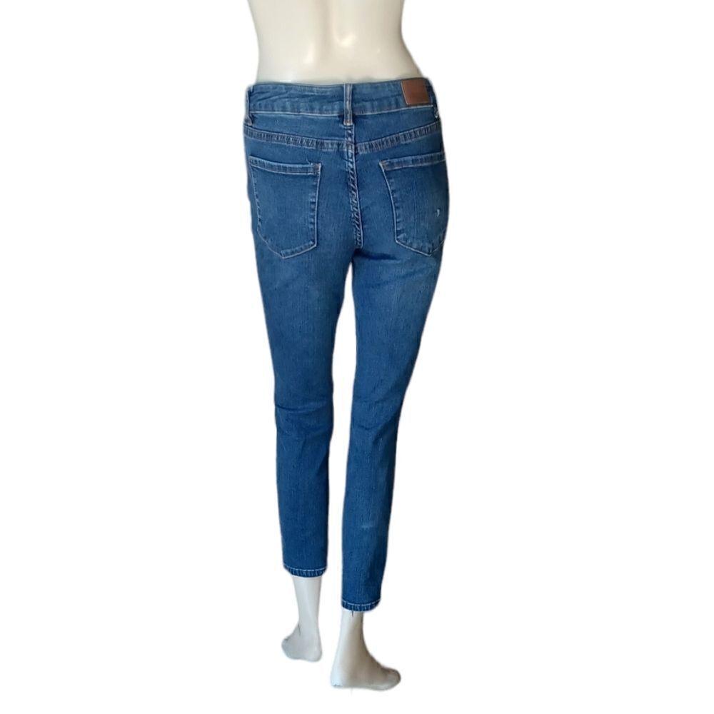670344...Tahari Classic Skinny Jeans Size 8/29