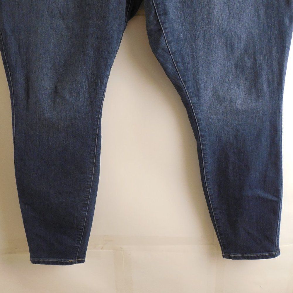 545522...Torrid Denim Jegging Size 22T, W40" 29"Inseam 11"Rise