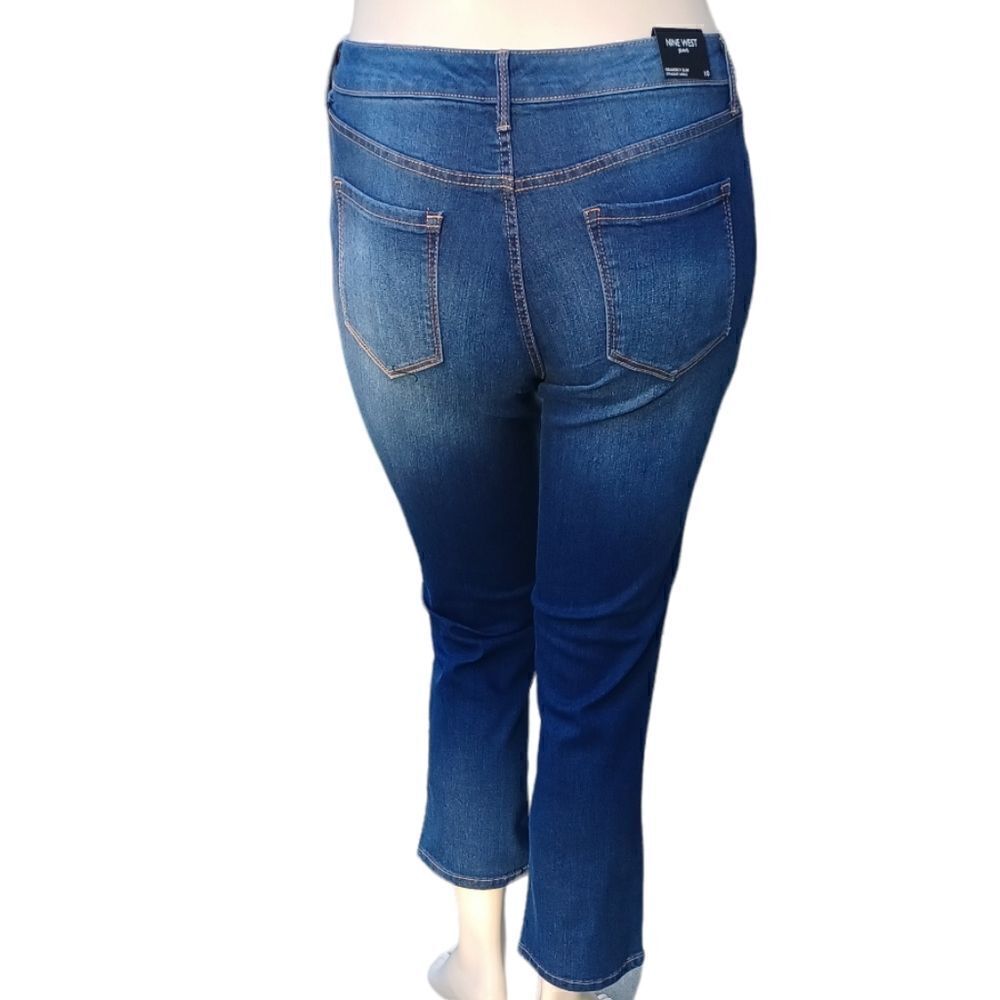 615830....Nine West Straight Ankle Jeans Size 10, W30"  26"Inseam  10"Rise