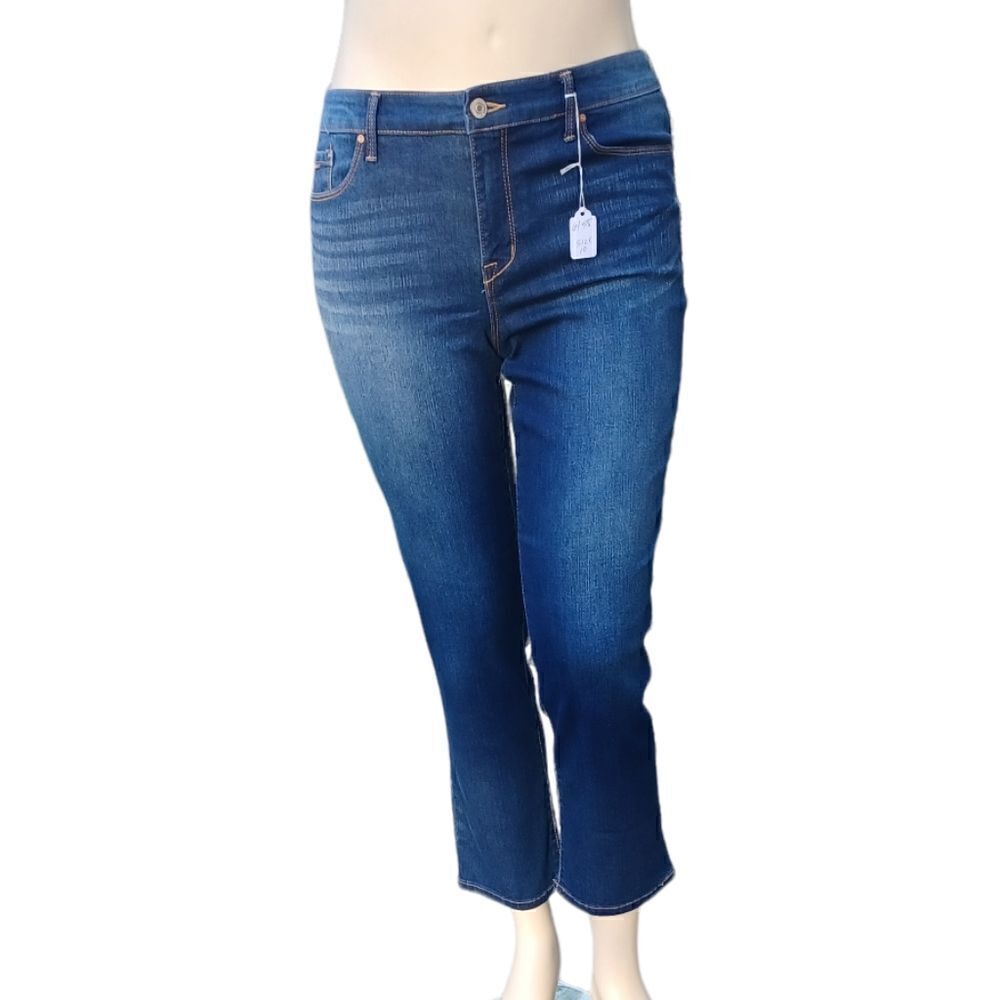615830....Nine West Straight Ankle Jeans Size 10, W30"  26"Inseam  10"Rise