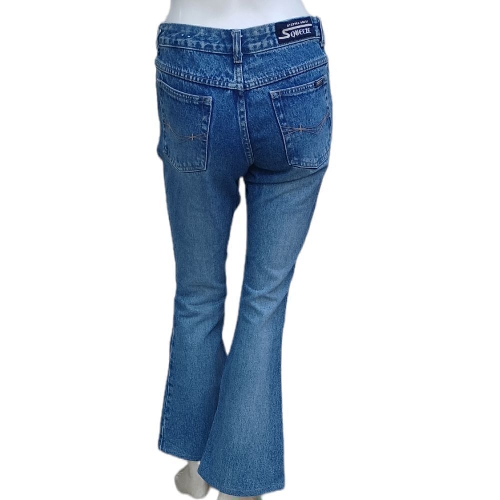 42232...Squeeze Bootcut Jeans Size 3/4, 28"Inseam 8"Rise