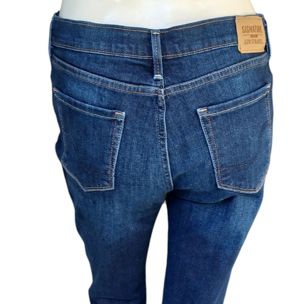 93322......Signature Levi Strauss Skinny Jeans Size W18