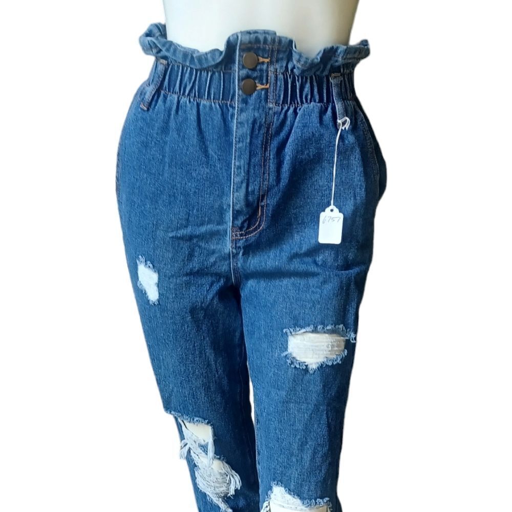 67573...Forever21 Straight leg Jeans Size 24