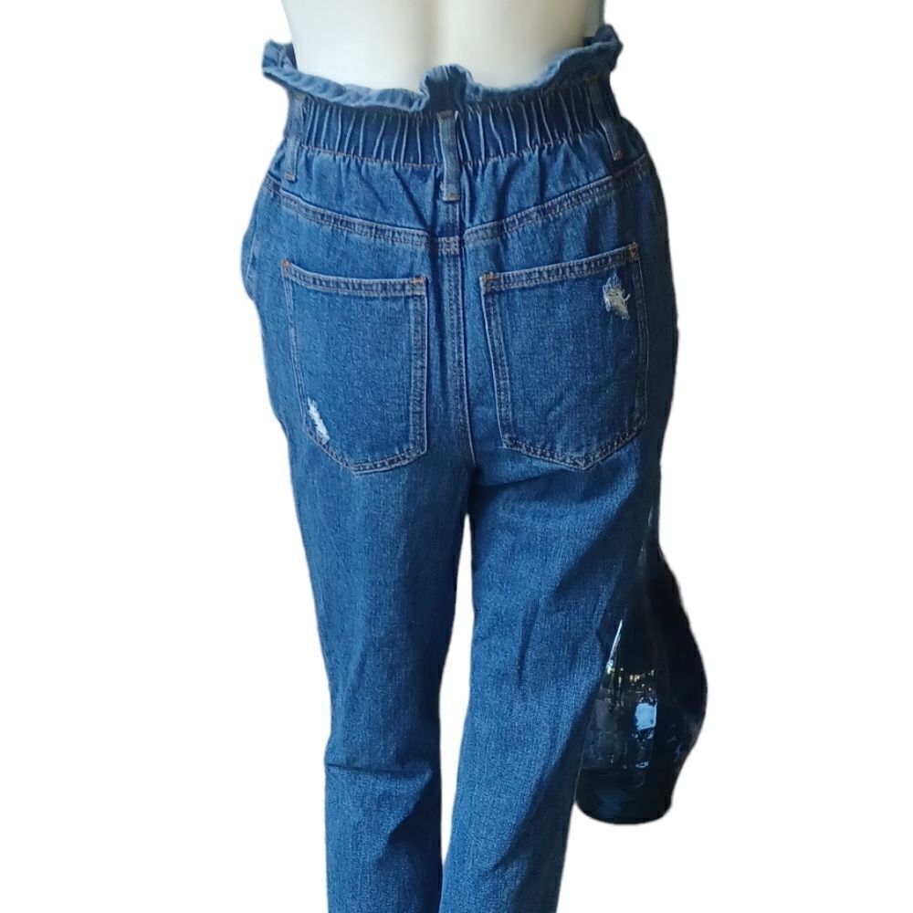 67573...Forever21 Straight leg Jeans Size 24