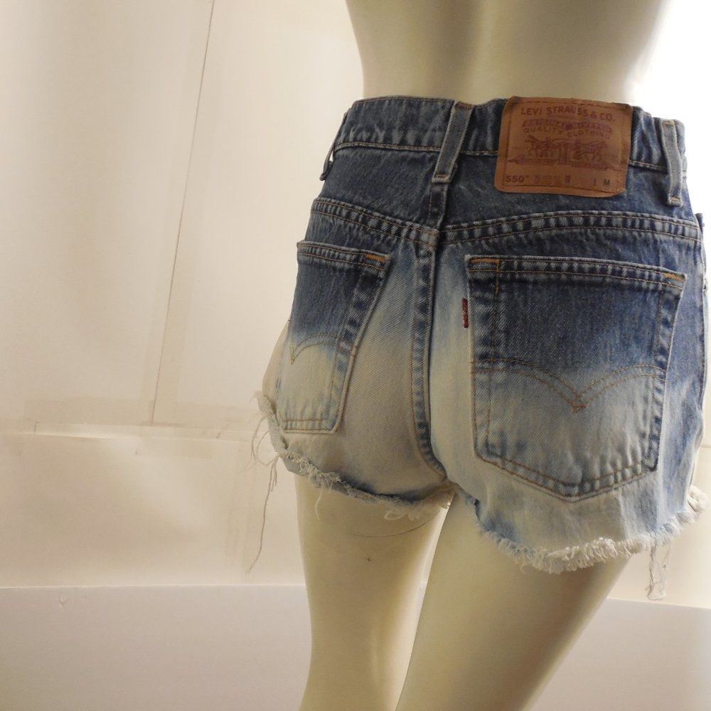56733..Levi 550 Denim Shorts Jr. Size 5