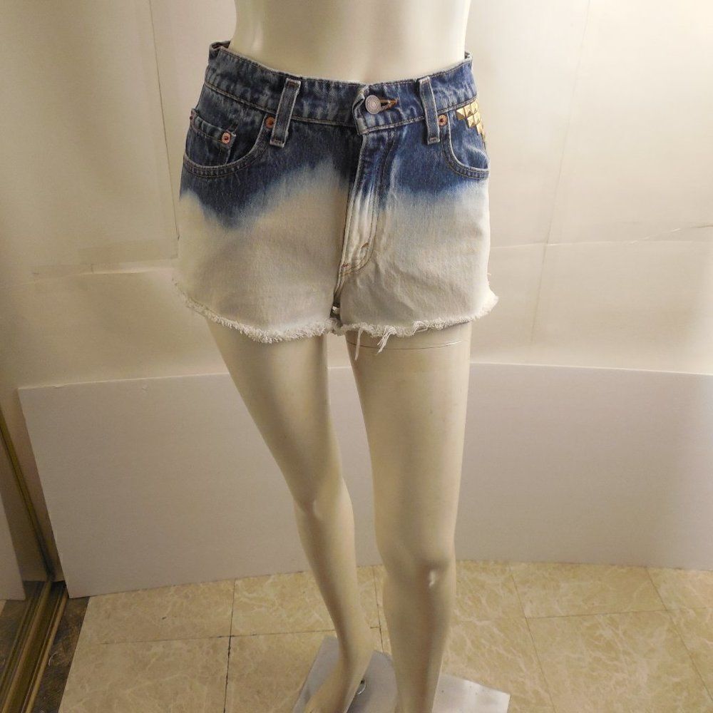 56733..Levi 550 Denim Shorts Jr. Size 5
