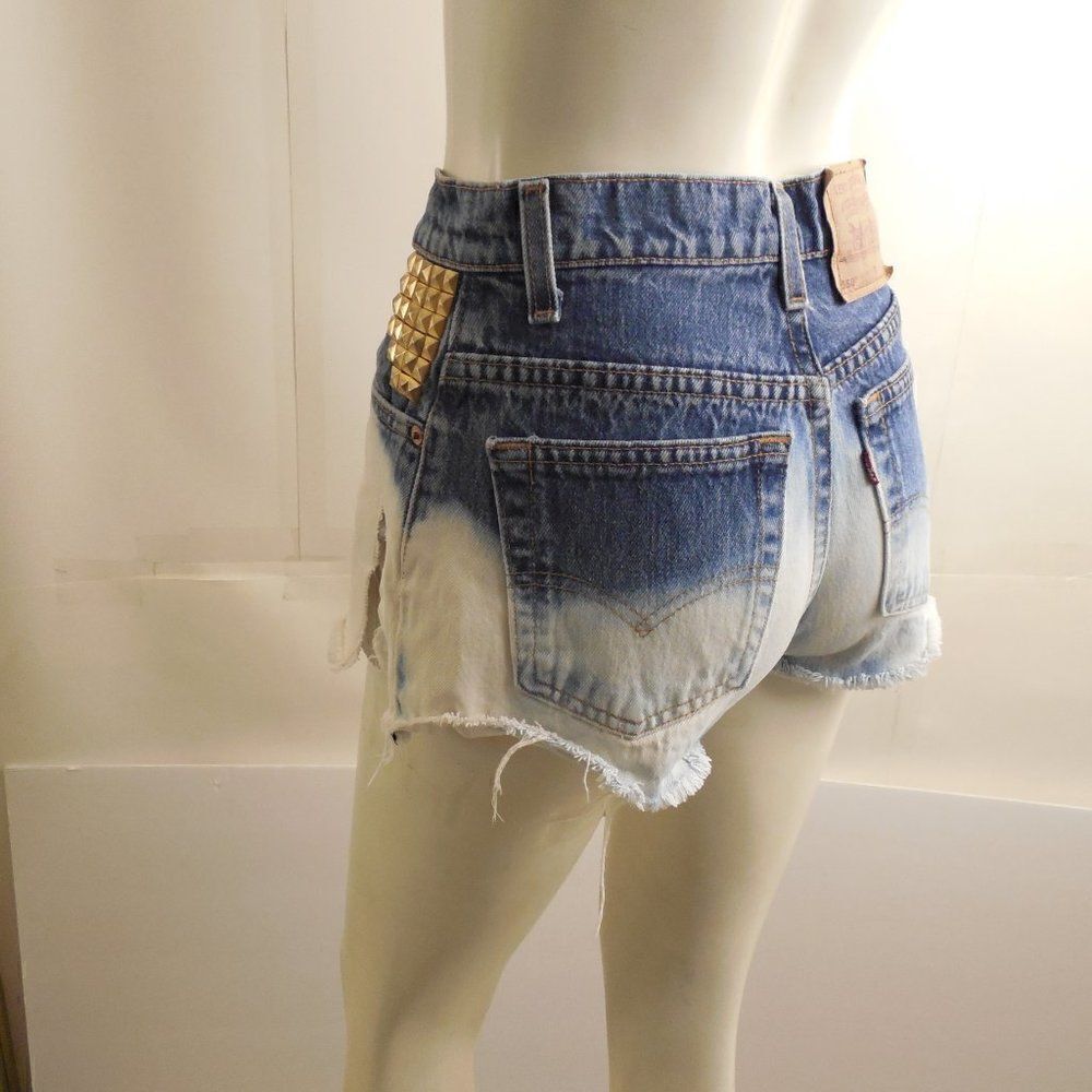 56733..Levi 550 Denim Shorts Jr. Size 5