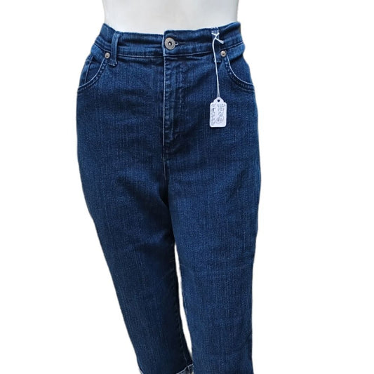 542810..Gloria Vanderbilt Crop Jeans Size 8 , W28" 17" Inseam 11"Rise