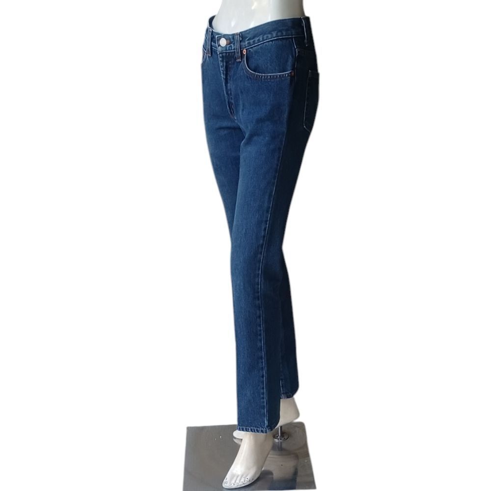 8101...Guess Bootleg Jeans Size 28, 29" Inseam 8" Rise