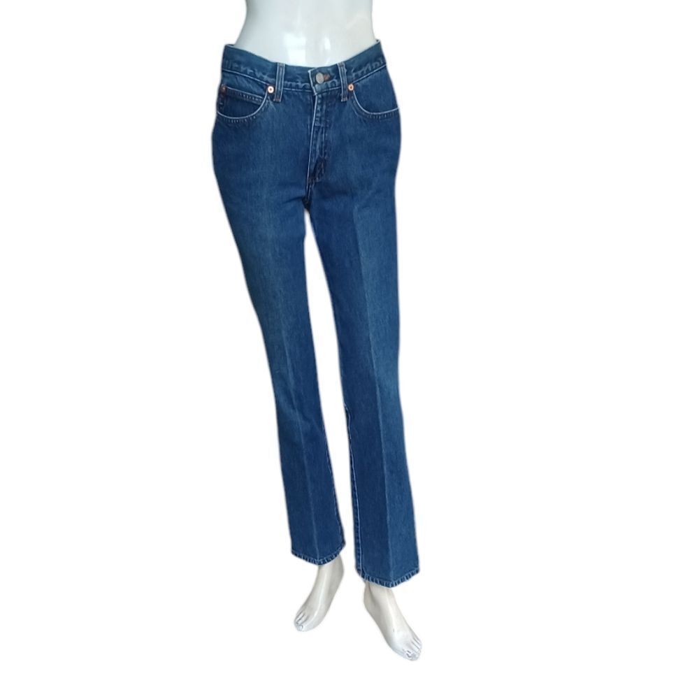 8101...Guess Bootleg Jeans Size 28, 29" Inseam 8" Rise