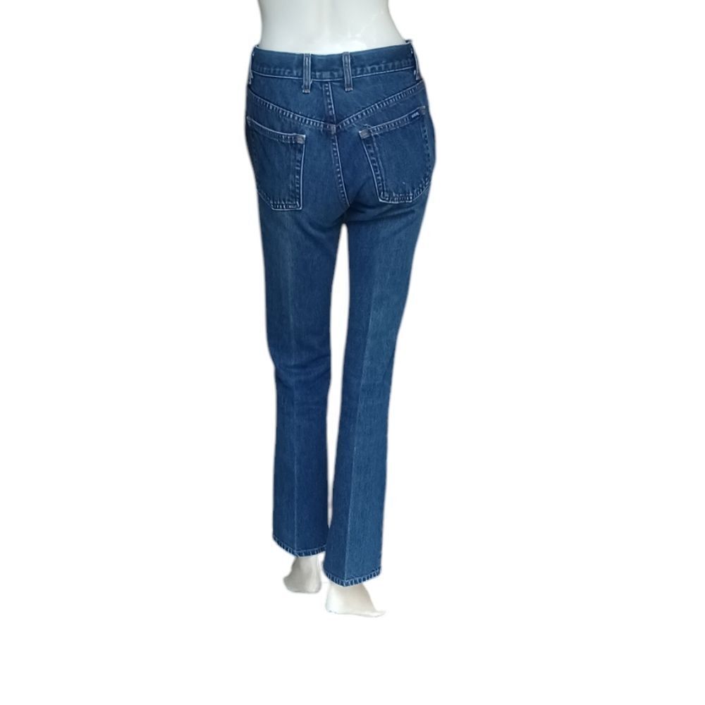 8101...Guess Bootleg Jeans Size 28, 29" Inseam 8" Rise