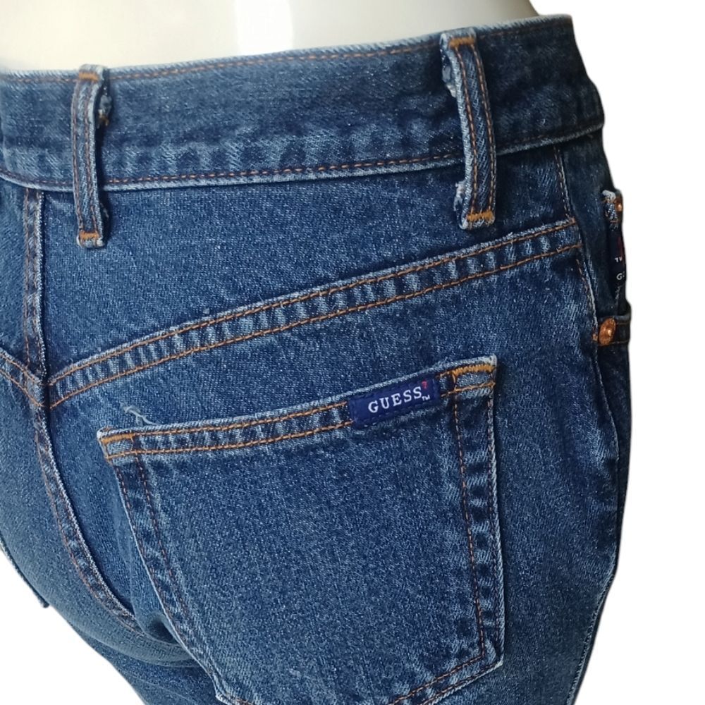 8101...Guess Bootleg Jeans Size 28, 29" Inseam 8" Rise
