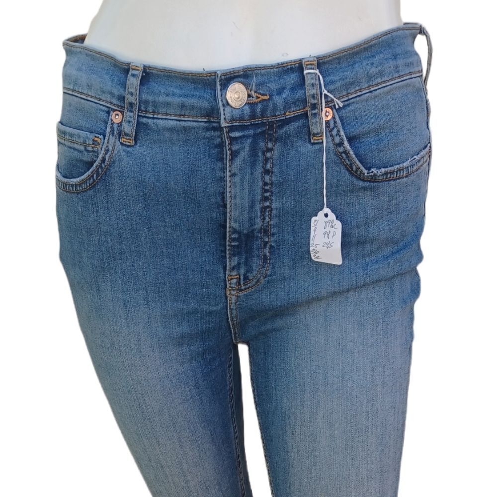 546117...Free People Skinny Jeans Size W28