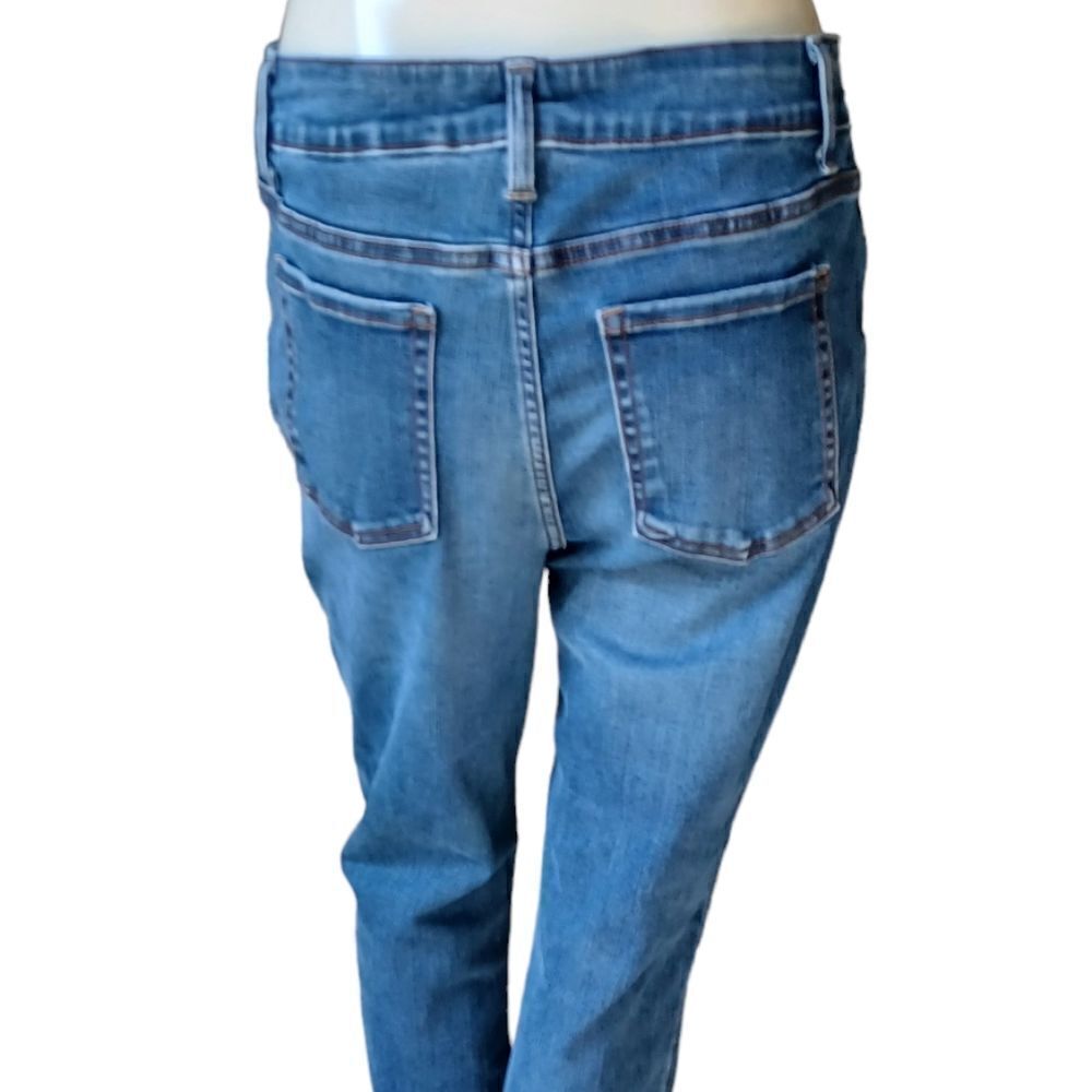 701318....Time and Tru Straight leg Jeans Size 10P, W28" 26"Inseam 9"Rise