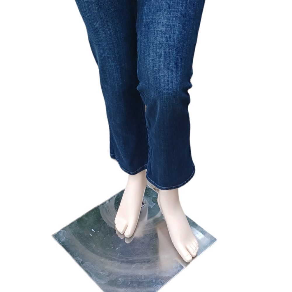 548017.....Lee Straight leg Jeans Size 12 Short, W35" 27" Inseam 9 1/2"Rise