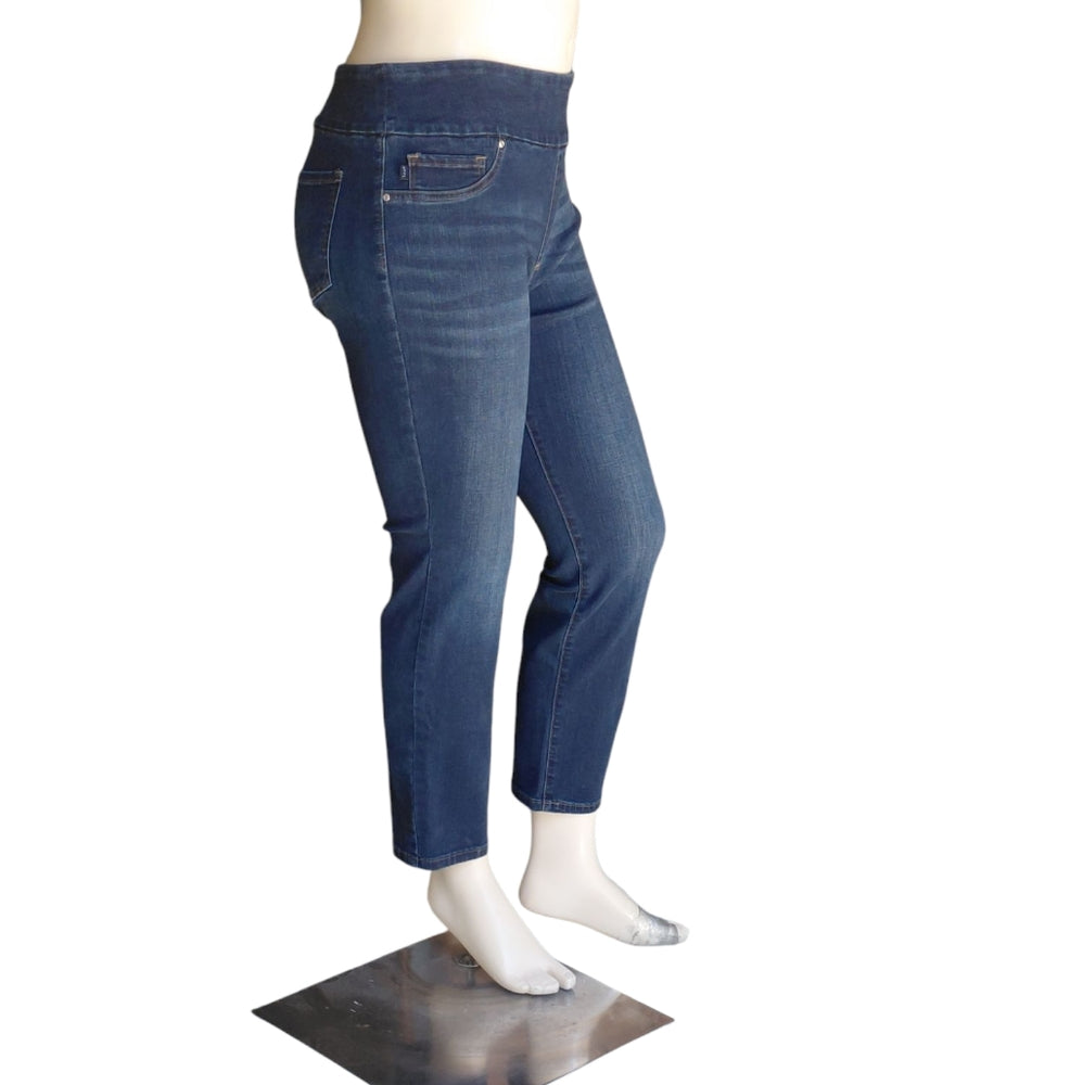9009....Lee Pull-On Sculpting Jeans Size 14Short, 27" Inseam, 10" Rise