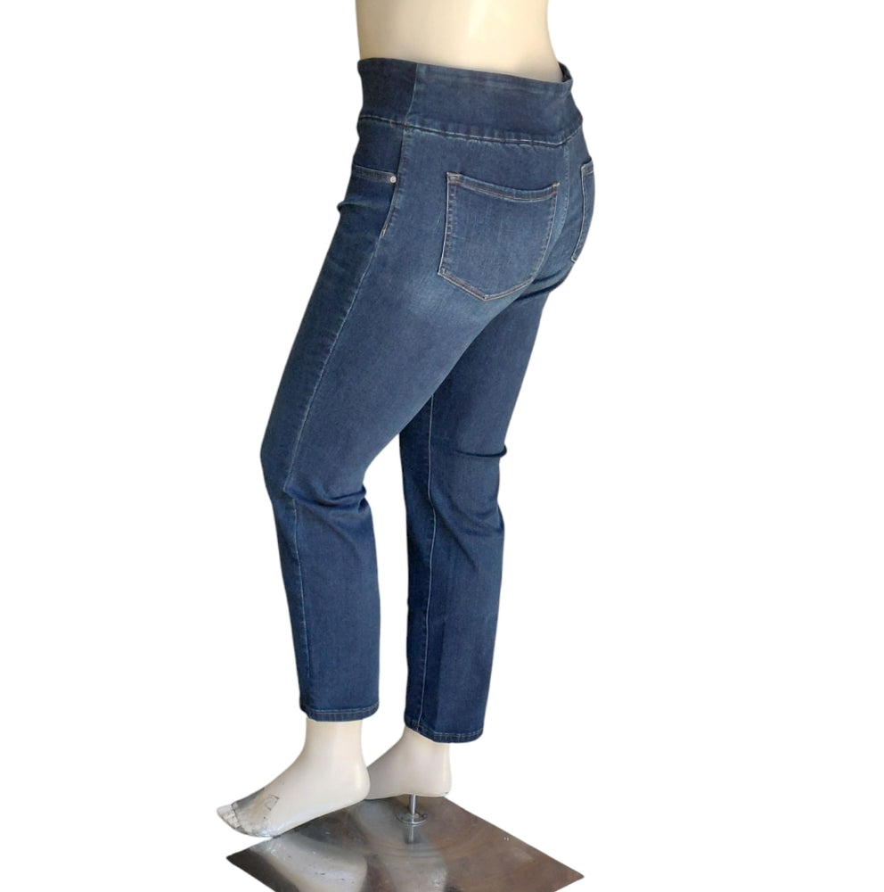 9009....Lee Pull-On Sculpting Jeans Size 14Short, 27" Inseam, 10" Rise