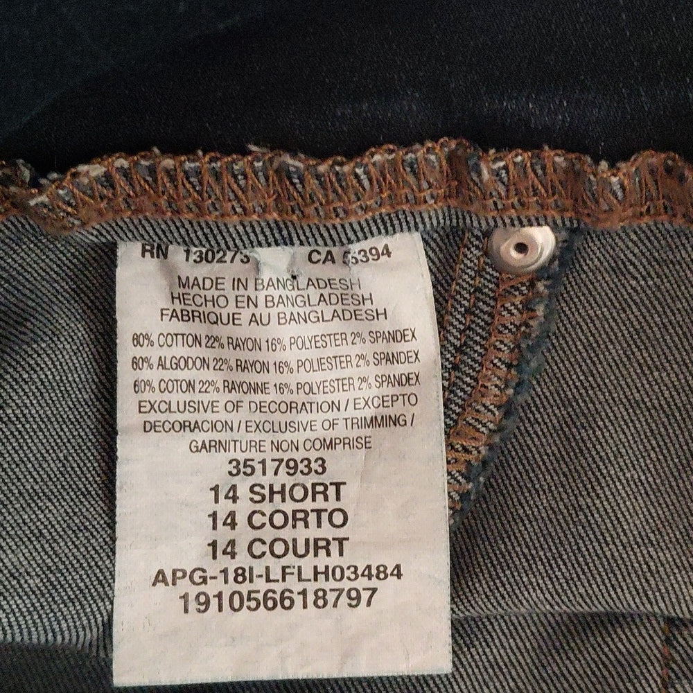 9009....Lee Pull-On Sculpting Jeans Size 14Short, 27" Inseam, 10" Rise