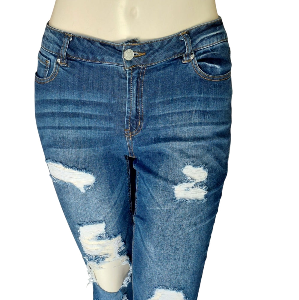 90013....Refuge Skinny Jeans Size 12, 32" Waist, 29" Inseam, 9" Rise