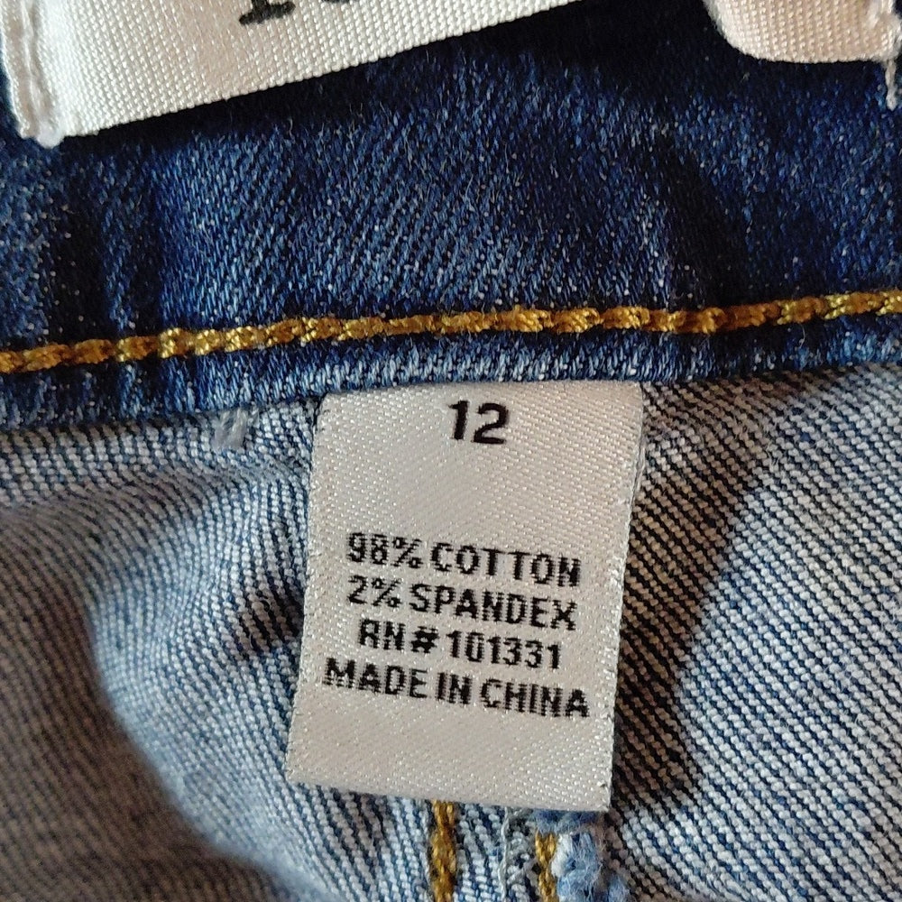 90013....Refuge Skinny Jeans Size 12, 32" Waist, 29" Inseam, 9" Rise