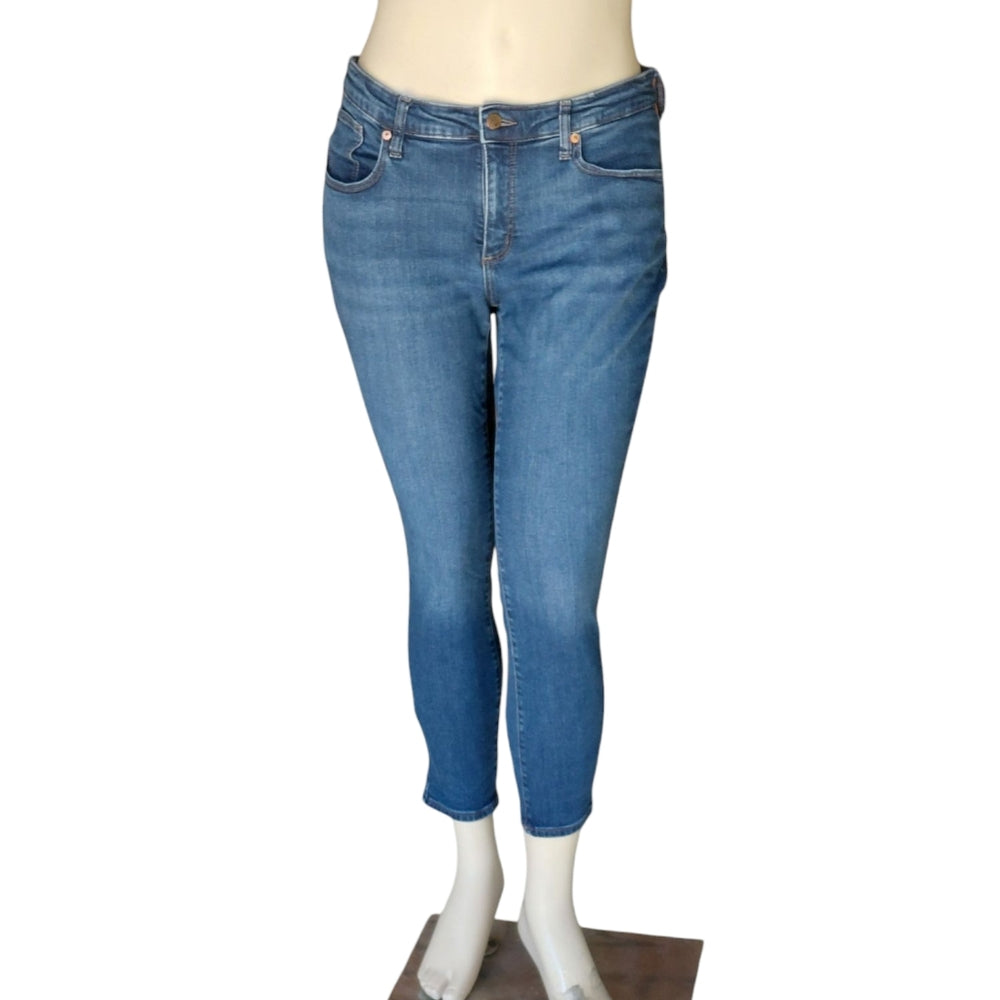 90017....Universal Thread Skinny Jeans Size 14/32S