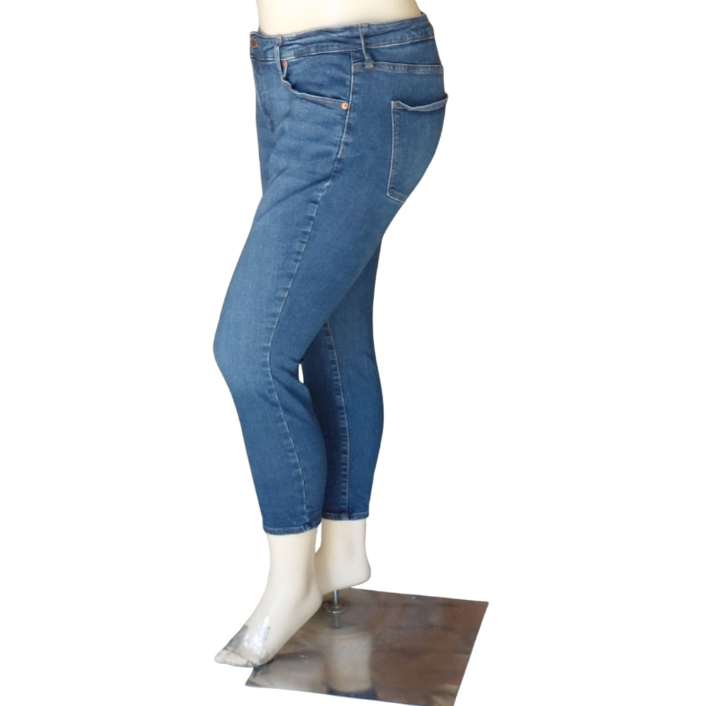 90017....Universal Thread Skinny Jeans Size 14/32S