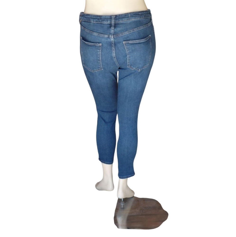 90017....Universal Thread Skinny Jeans Size 14/32S