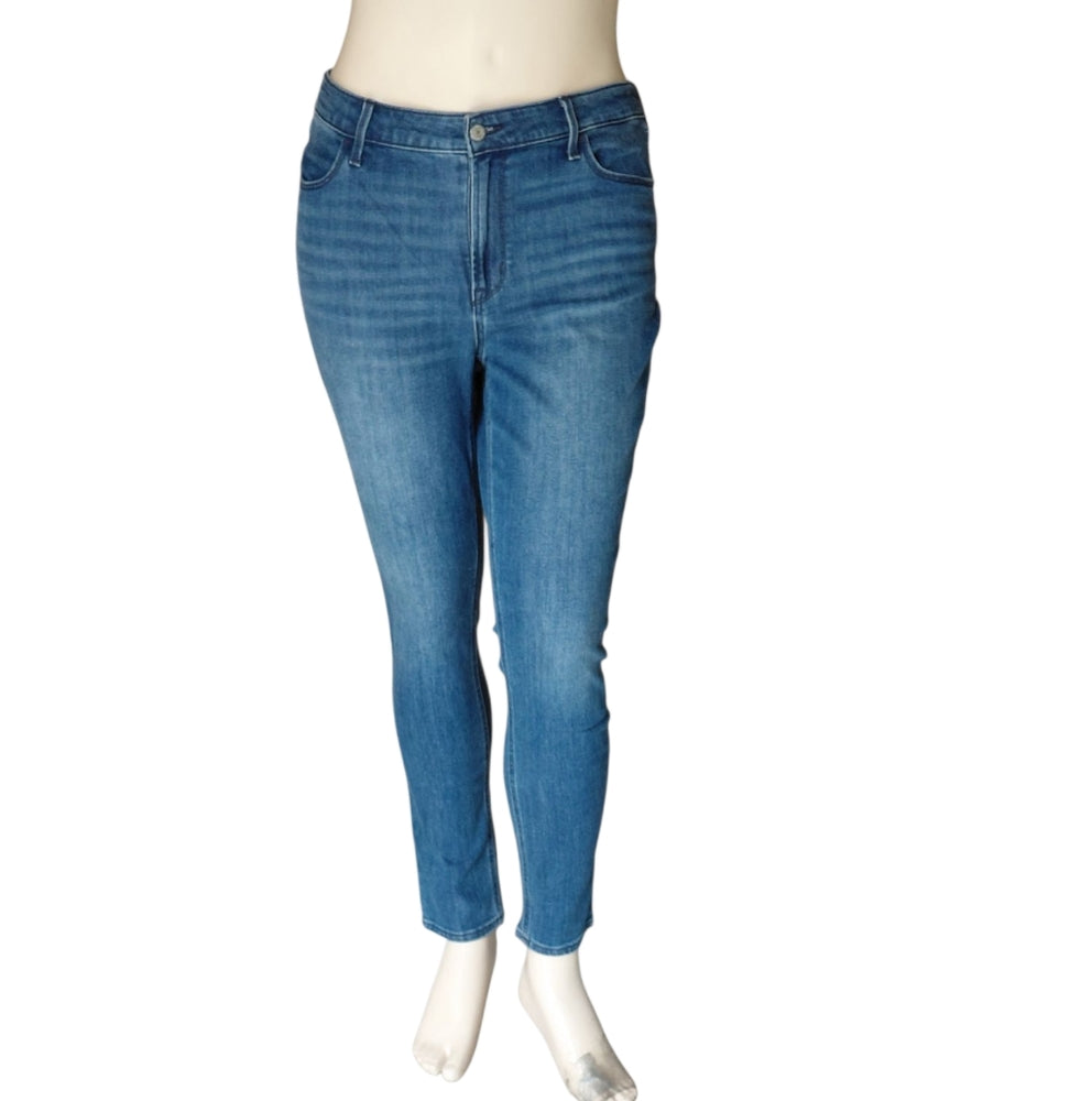 90025...Old Navy Super Skinny Jeans Size 14, 27" Inseam 10" Rise, 30" Waist