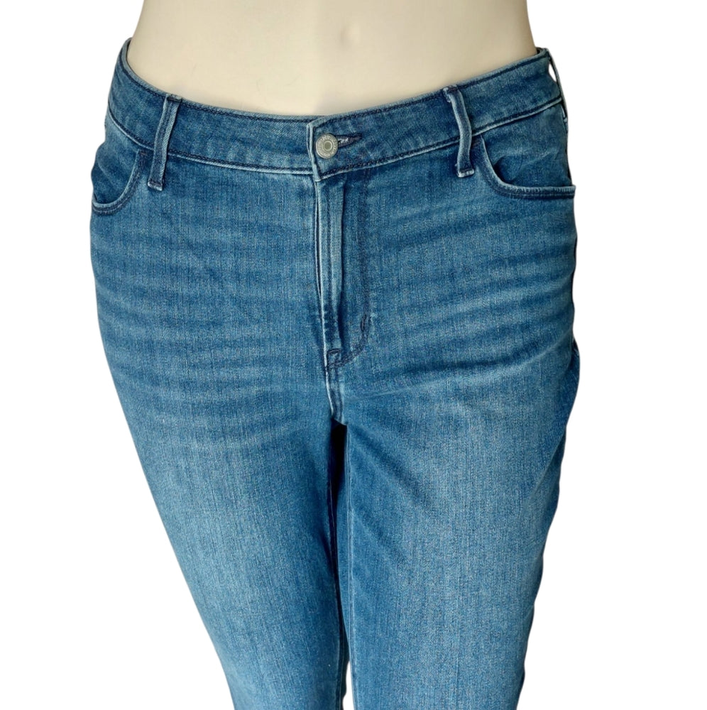 90025...Old Navy Super Skinny Jeans Size 14, 27" Inseam 10" Rise, 30" Waist