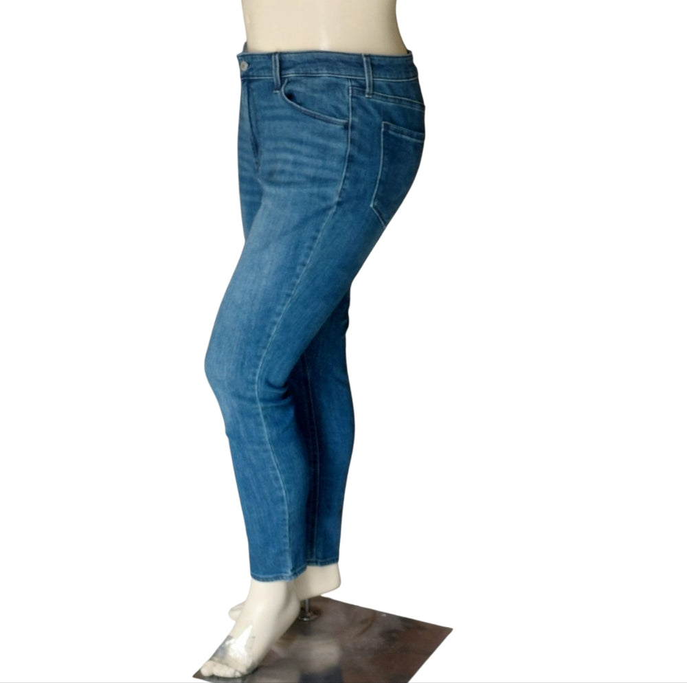 90025...Old Navy Super Skinny Jeans Size 14, 27" Inseam 10" Rise, 30" Waist