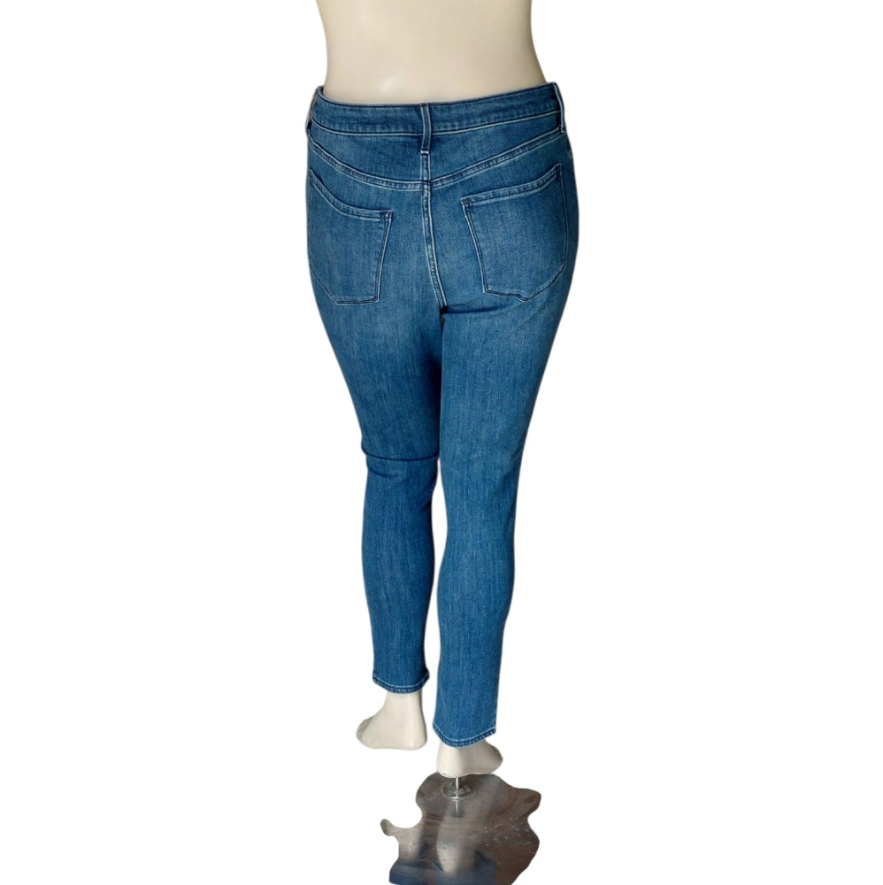 90025...Old Navy Super Skinny Jeans Size 14, 27" Inseam 10" Rise, 30" Waist