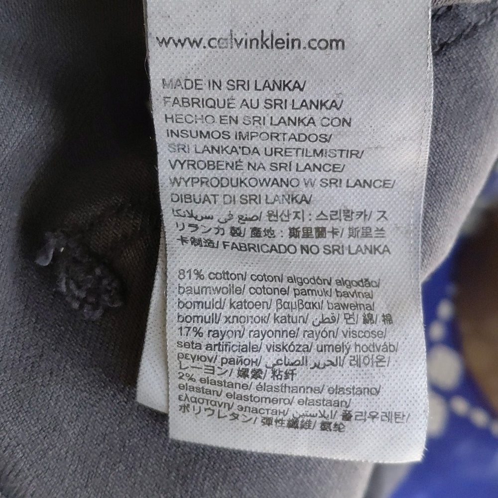 59839....Calvin Klein Kick Flare Jeans Size 29, 26" Waist 25" Inseam 10" Rise