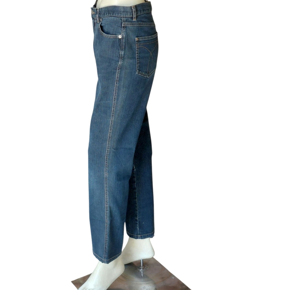 108011..Women's Calvin Klein Bootcut Jeans Size 8, 28" Waist 27" Inseam 10" Rise