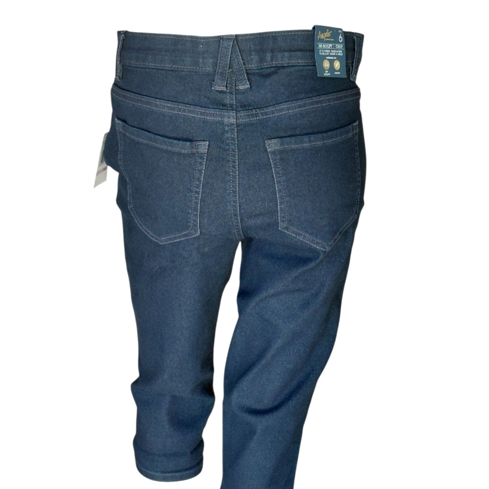 7001917.....Angels Crop Jeans Size 6, 28" Waist 18" Inseam 9" Rise