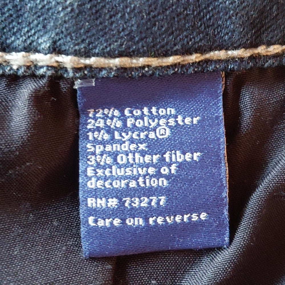 673246.....Apt.9 Crop Jeans Size 4, 26" Waist 23" Inseam 7" Rise