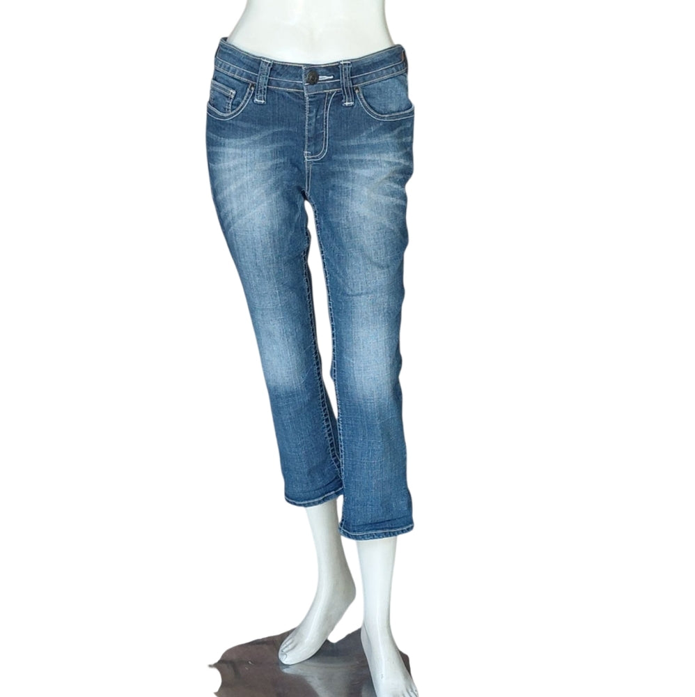 629714...a.n.a. Crop Jeans Size 6, 28" Waist  22" Inseam 8" Rise
