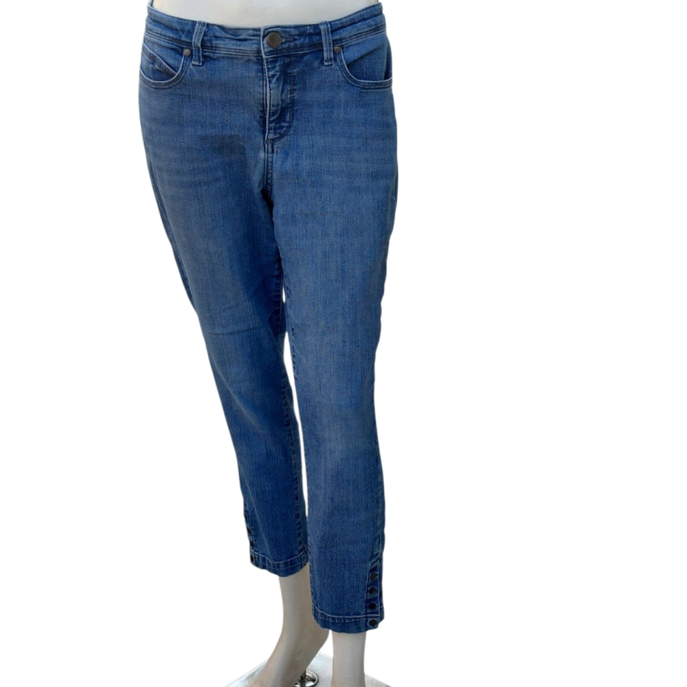 544922..Bandolino Lisbeth Crop Jeans Size 6, 28" Waist 24" Inseam 9" Rise
