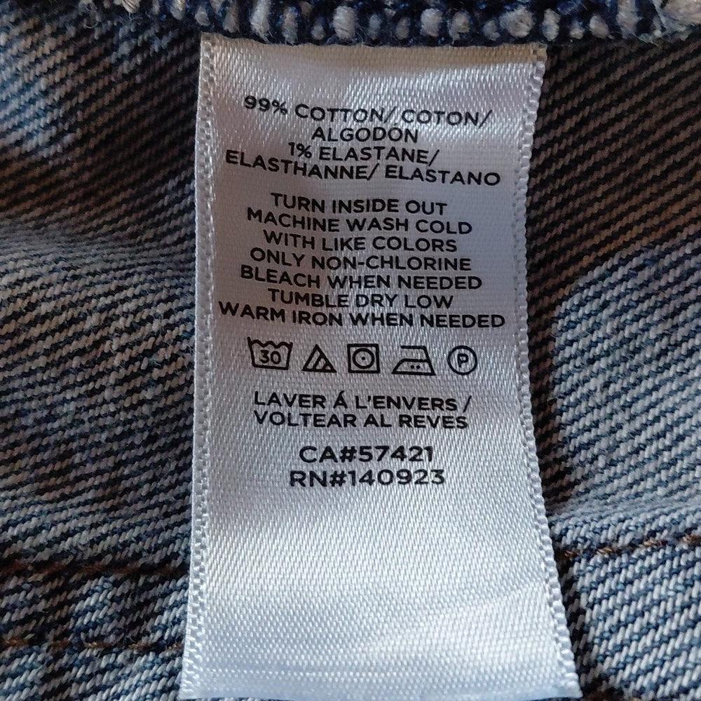 8159....Loft Outle Jean Shorts Size 9, W32" 8" Rise