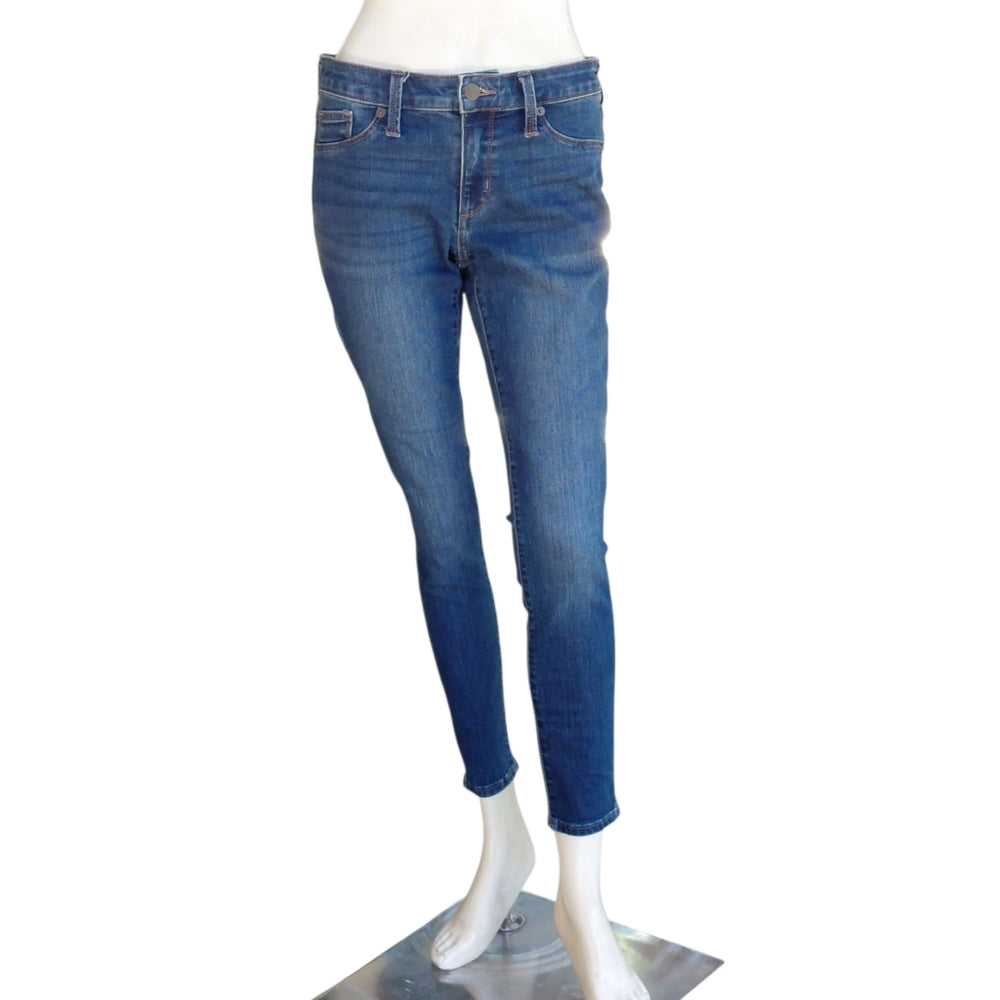 620424....Universal Thread Skinny Jeans Size 4/27, 27" 8" Rise