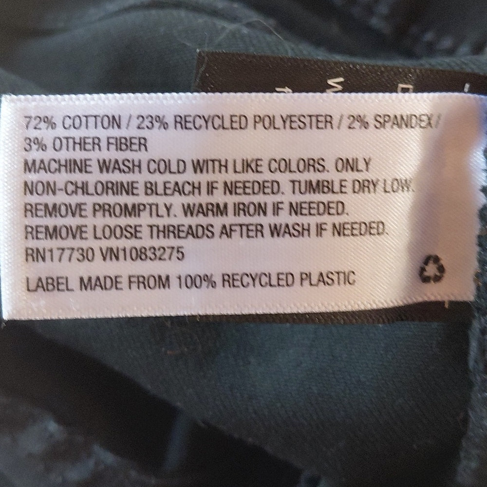 1107....Universal Thread Mid-Rise Skinny Jeans Size 6/28R,  9" Rise