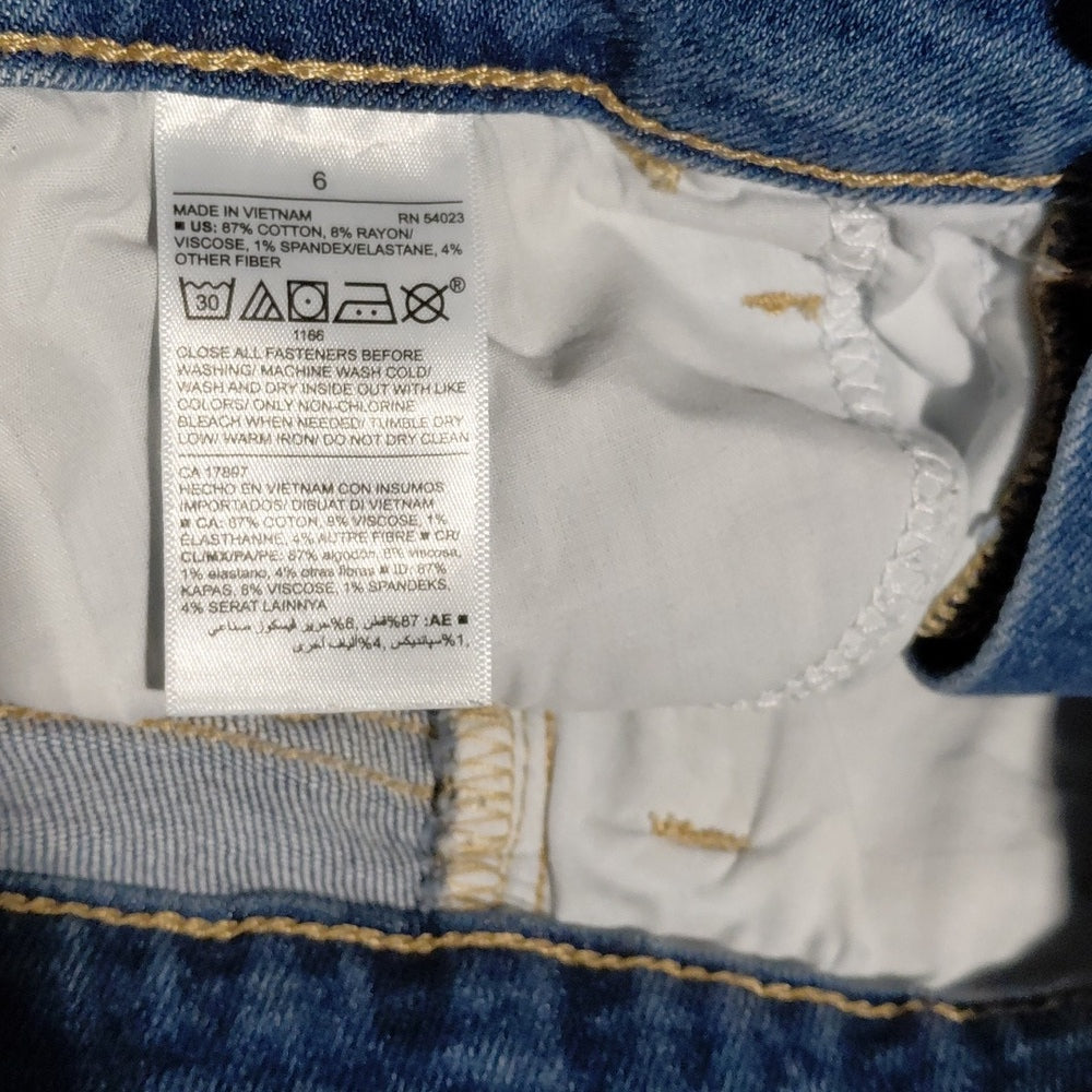 59782.....Old Navy Rockstar Super Skinny Size 6, W28" 28"Inseam 10"Rise