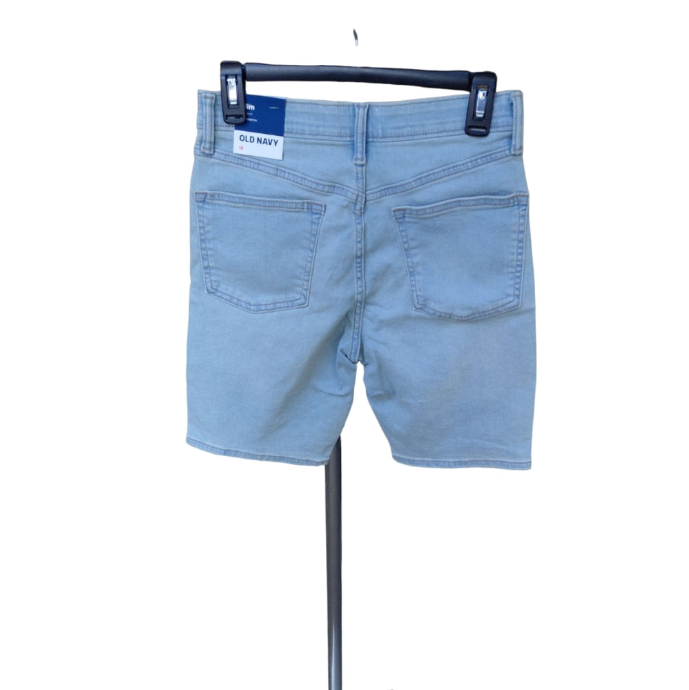 617512....Old Navy Light Wash Jean Shorts, 16 W26" 8"Inseam. 10"Rise.