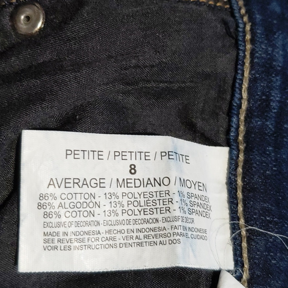 1216...Gloria Vanderbilt Straight Leg Jeans Size 8P, W28" 27"Inseam 10"Rise