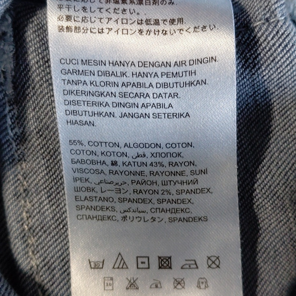 8104...bebe Skinny Jeans Size 26, W24" 27"Inseam 7"Rise