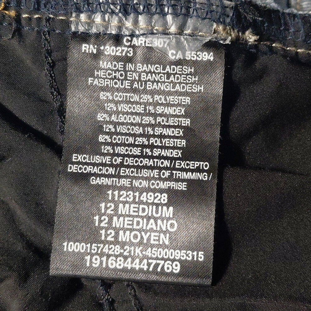 647332...Lee Relaxed Fit Tapered Leg Size 12 Medium, W30" 23"Inseam 11"Rise