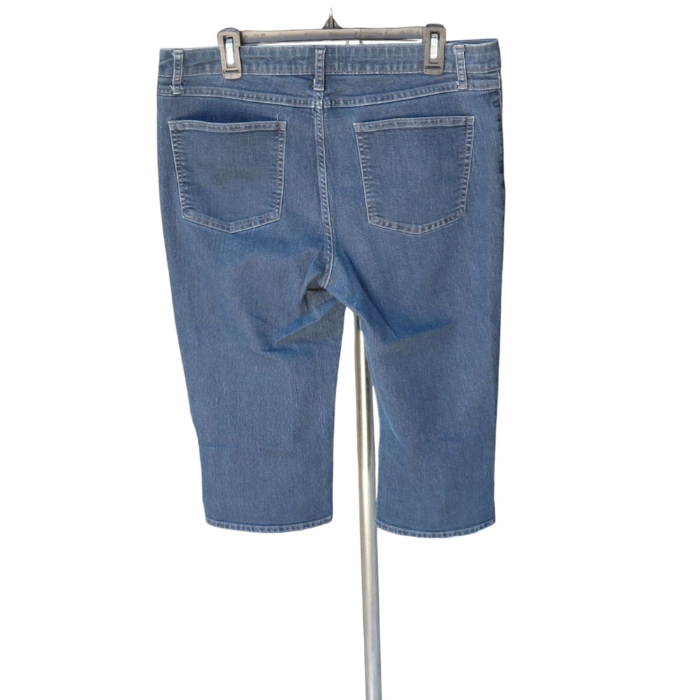44001....Riders By Lee Crop Jeans Size W34"  17"Inseam 10"Rise