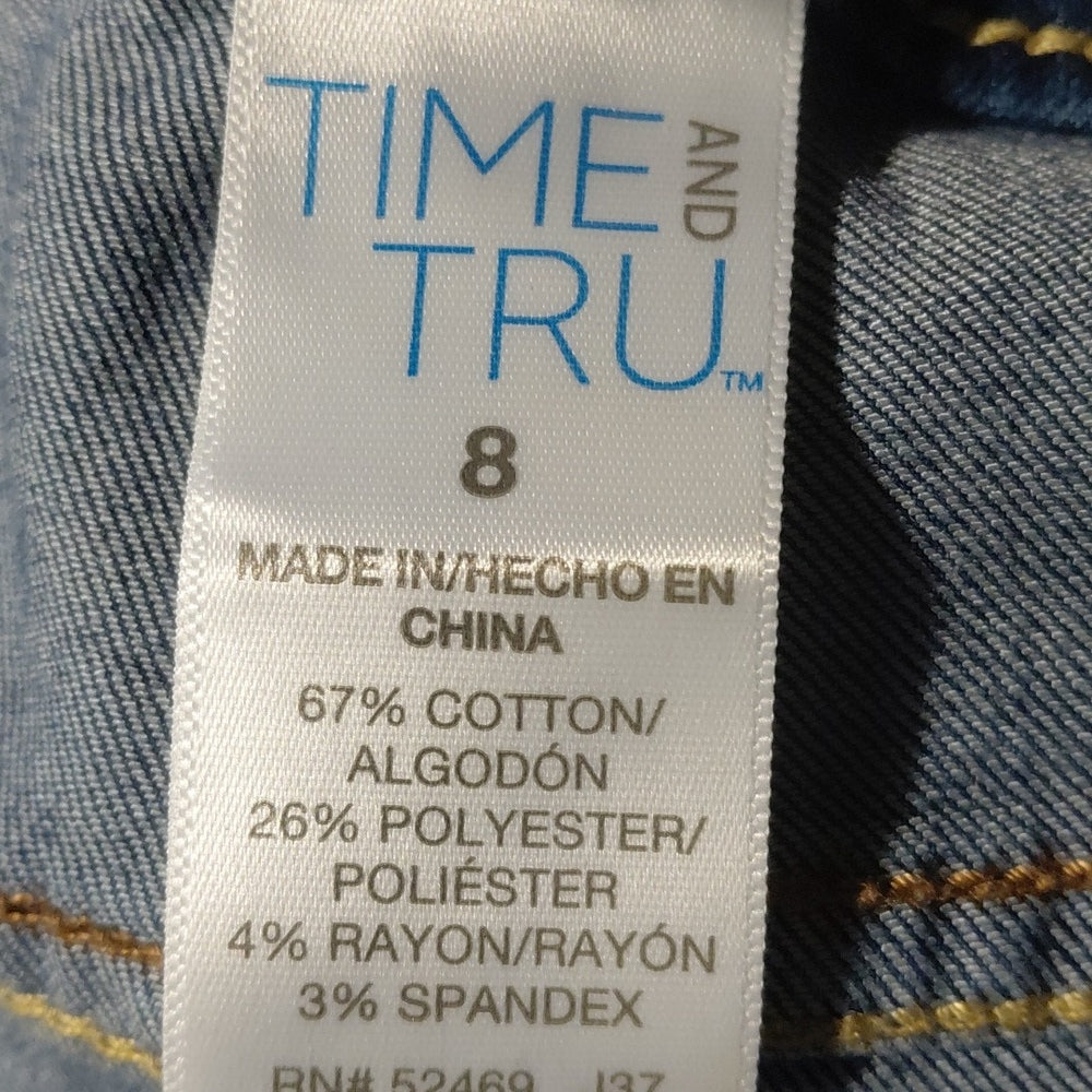 67095...Time and Tru Crop Jeans Size 8, W28" 19"Inseam 8"Rise