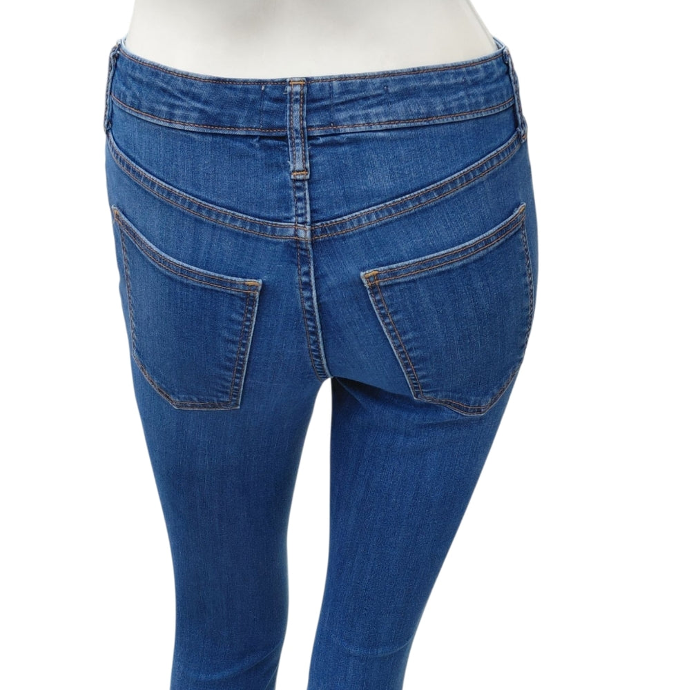 8117....Universal Thread Skinny Jeans Size 00/24R, 8" Rise